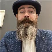 Sono un appassionato di matematica, oltre che essere un fotografo e un musicista. Ho sempre trovato affascinante la relazione tra matematica e arte. Trovo tale connubio indissolubile, imprenscindibile, anche se ai più potrebbe sembrare strano… Se vuoi sap